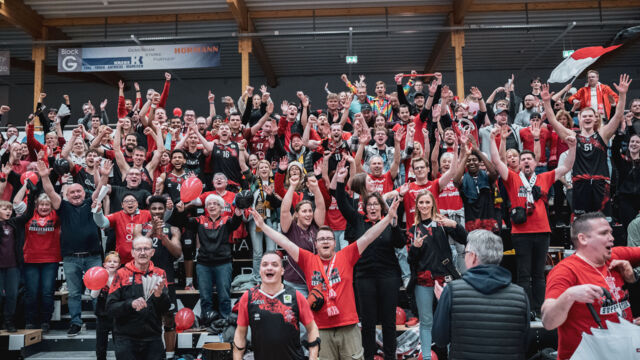 200 Fans feierten die GIANTS in Schwelm / Foto: Nils Althoff