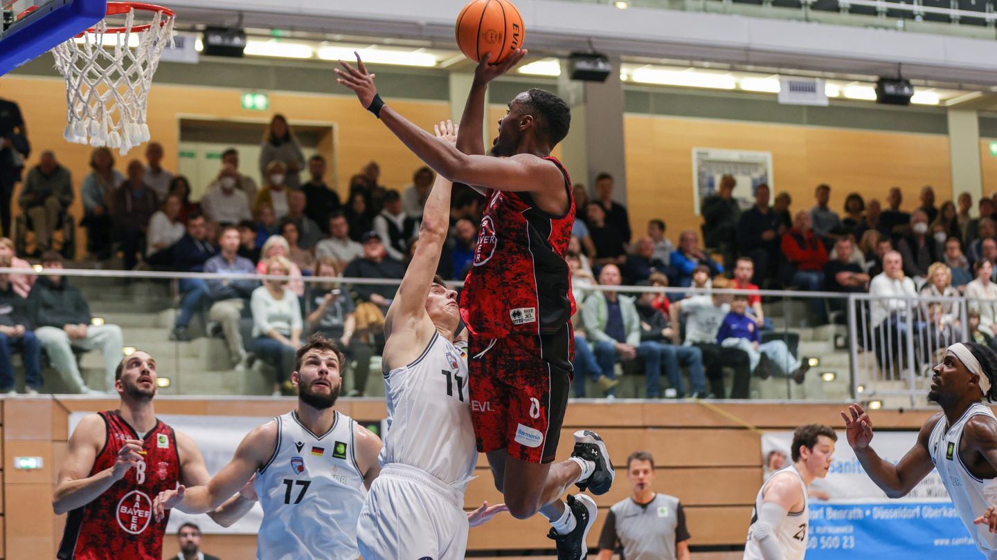 Mit 75:95 verloren die "BAYER-Boys" um Abdul Mohamed in Düsseldorf / Foto: Frank Fankhauser