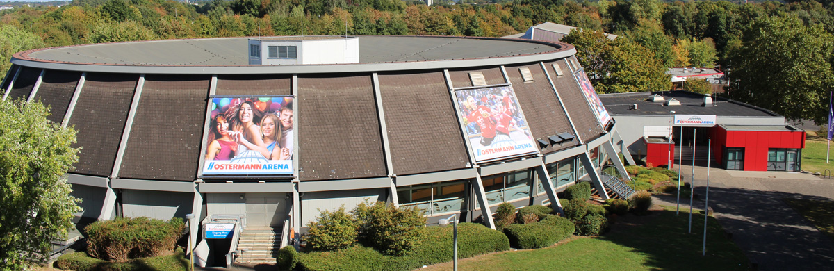 Die Ostermann-Arena auf der Bismarckstraße in Leverkusen-Küppersteg.
